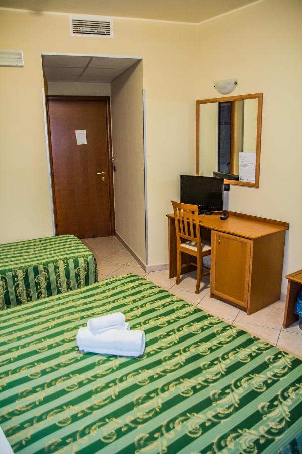 Hotel San Giorgio سان نيكولا أرسيلا المظهر الخارجي الصورة