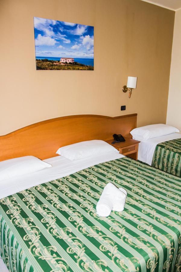 Hotel San Giorgio سان نيكولا أرسيلا المظهر الخارجي الصورة